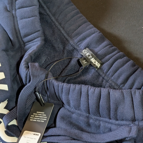 Fashion Nova New York Navy Cargo Women's Pants with White Graphic Size M NWT - Picture 9 of 10